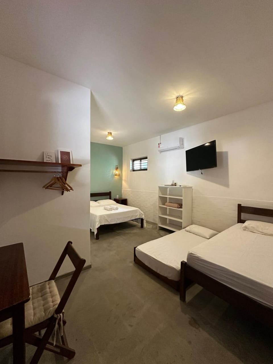 Bed, TV and multimedia, Photo of the whole room, Bedroom, air conditioner