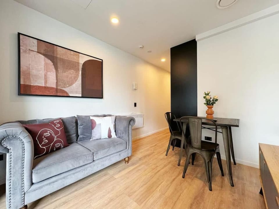 One-Bed Urban Escape with Pool Gym & Sauna Apartment in Auckland