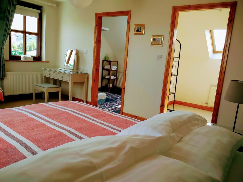 Bed, Area and facilities