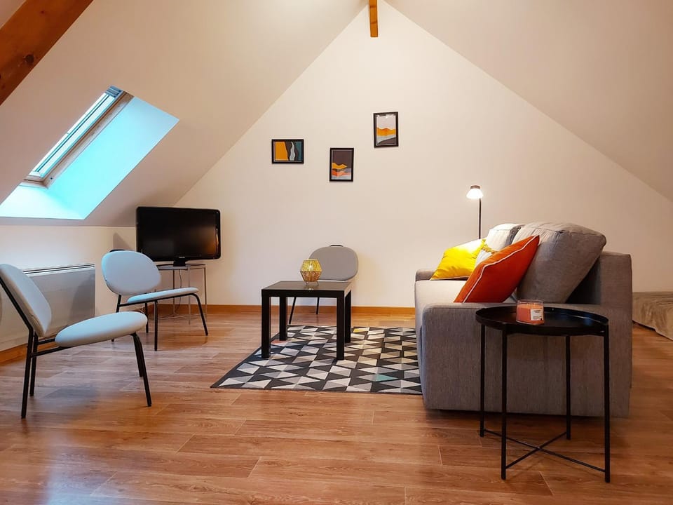 Appartement cosy rénové près de Chartres - FR-1-581-147 Apartment in Centre-Val de Loire