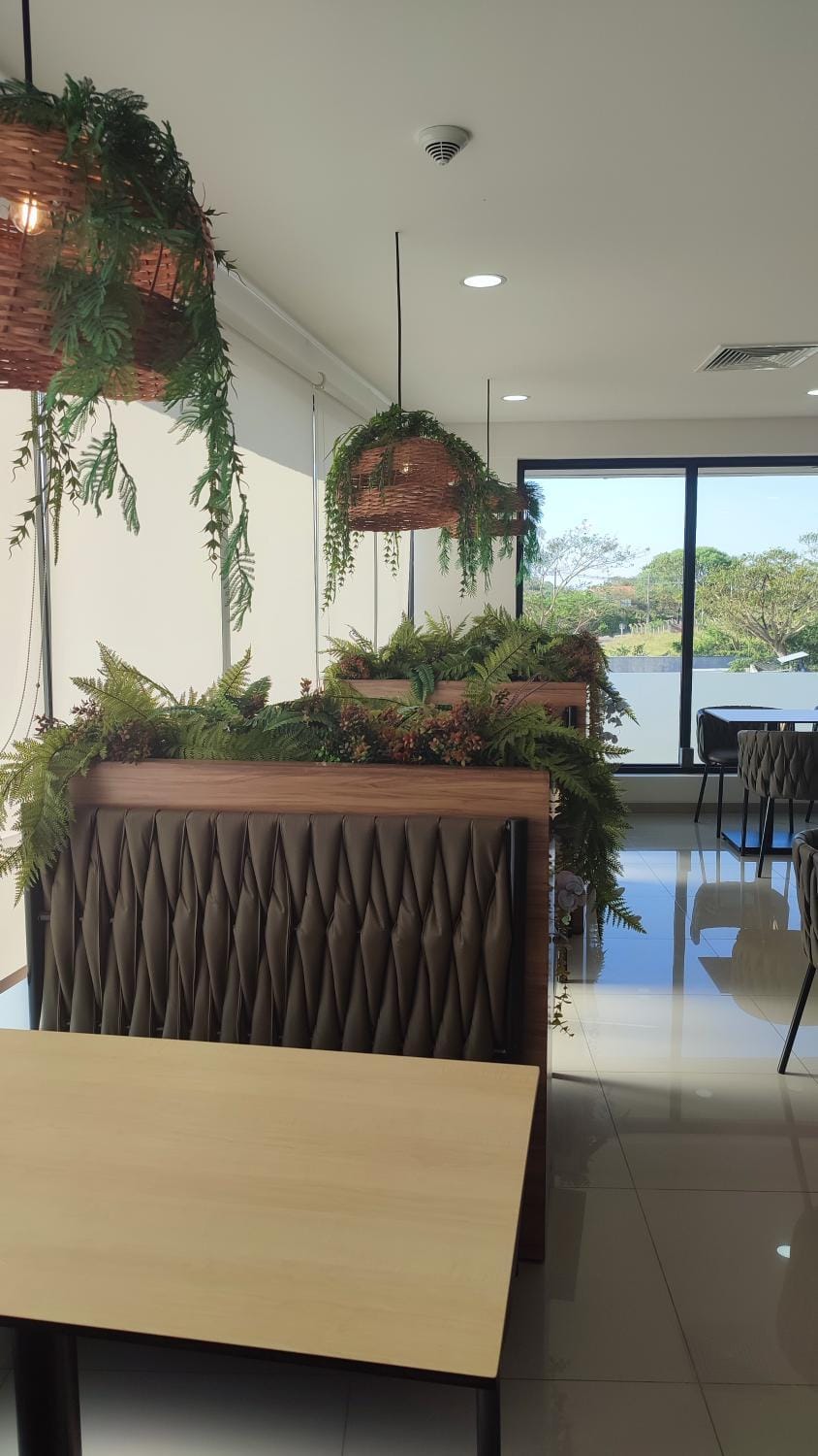 Property building, Restaurant/places to eat, Natural landscape, Coffee/tea facilities, Living room, Seating area, Dining area, heating, internet, air conditioner