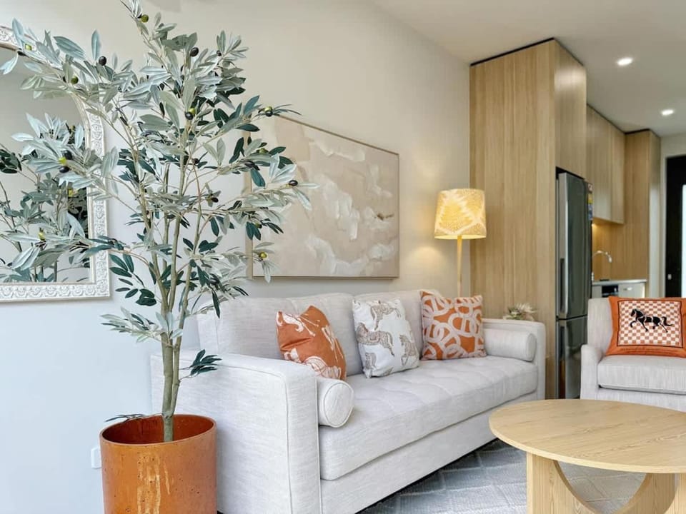 City Haven Retreat - Stylish 2BR Townhouse vs AC & Backyard House in Auckland