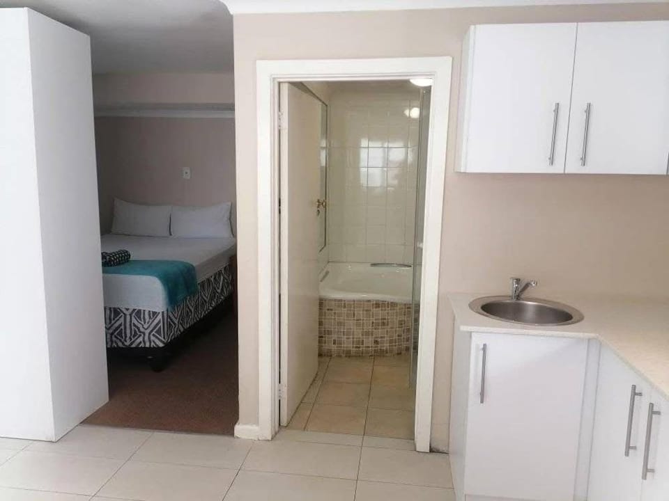 Wampex Guest House In East London Bed and Breakfast in Eastern Cape