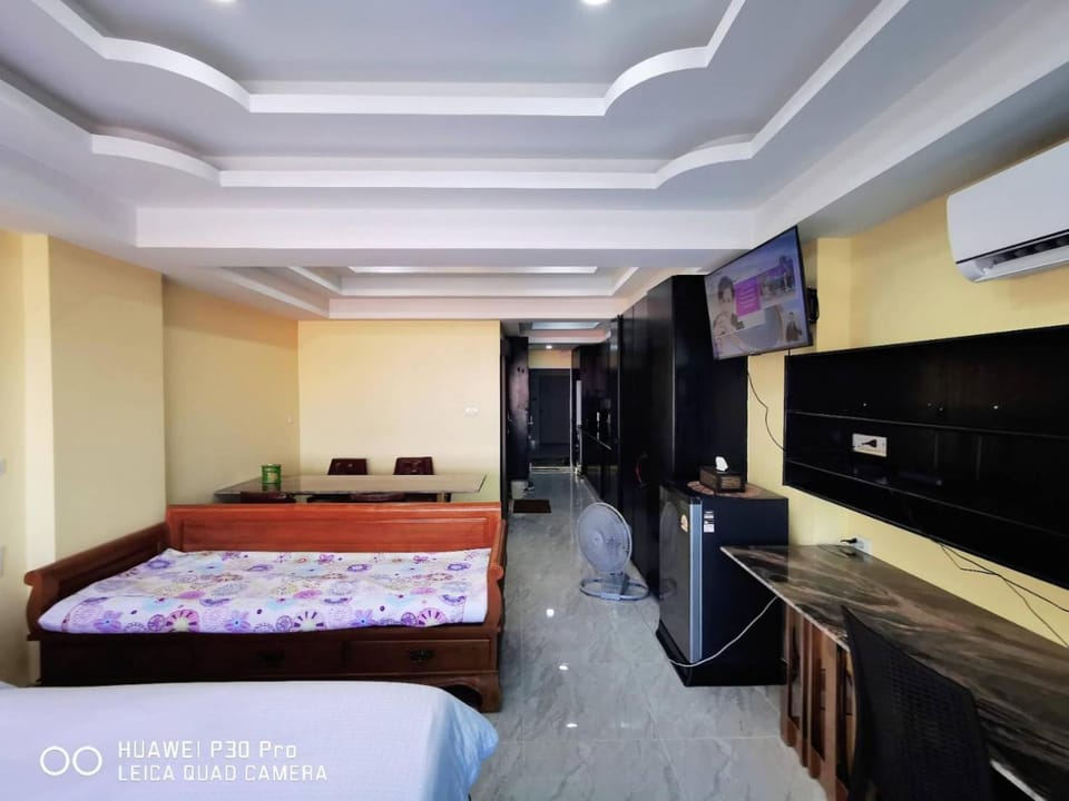 Communal lounge/ TV room, Bed, TV and multimedia