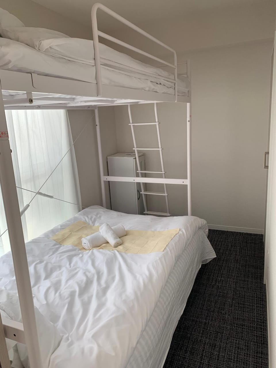 Bedroom, bunk bed