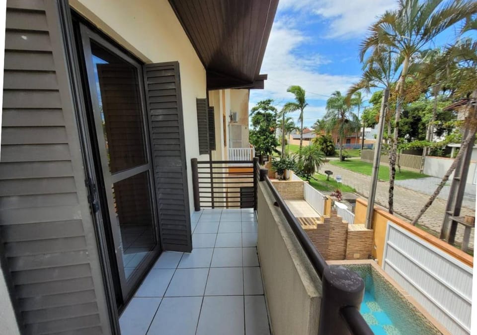 Property building, Balcony/Terrace, Balcony/Terrace, Swimming pool