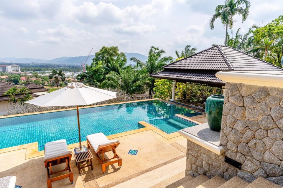 Patio, Balcony/Terrace, Mountain view, Pool view, Swimming pool, sunbed