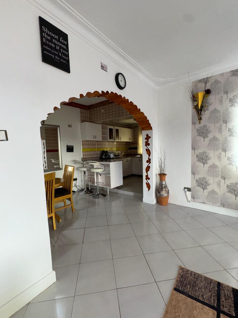 JM Furnished Kampala Entebbe Rd B Apartment in Kampala