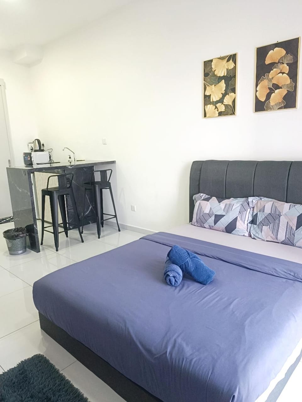 Bed, Kitchen or kitchenette, Photo of the whole room, Bedroom, minibar, towels