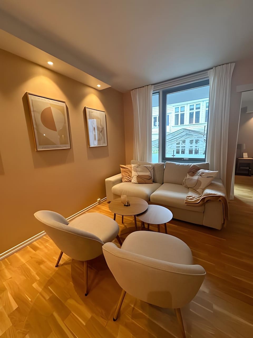 Living room, Seating area