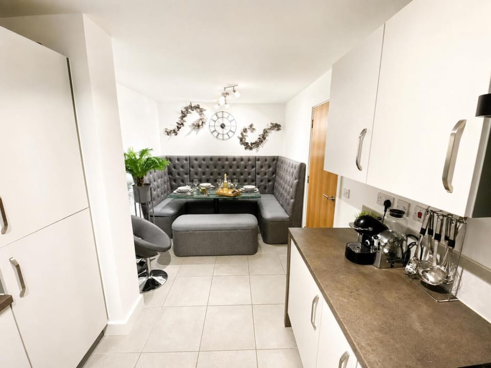 Kitchen or kitchenette, Communal kitchen, kitchen