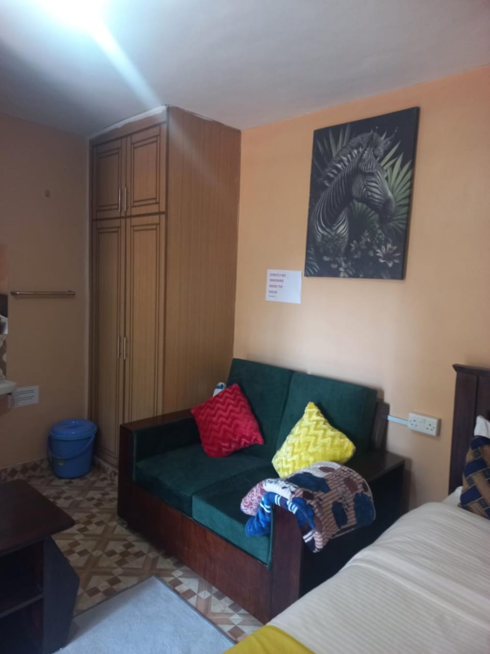Living room, Photo of the whole room