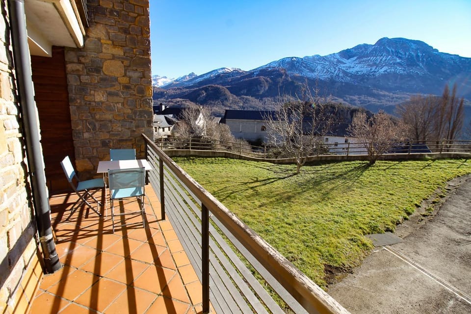 View (from property/room), Balcony/Terrace