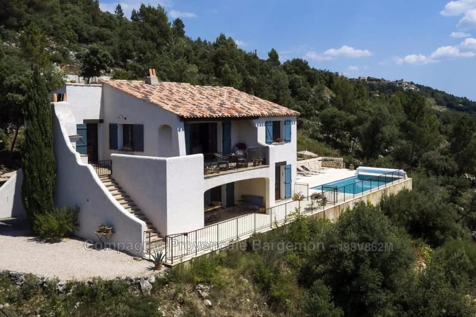 Le Mas des Rigaou 415 ROUTE D AUPS TOURTOUR Bed and Breakfast in French Riviera