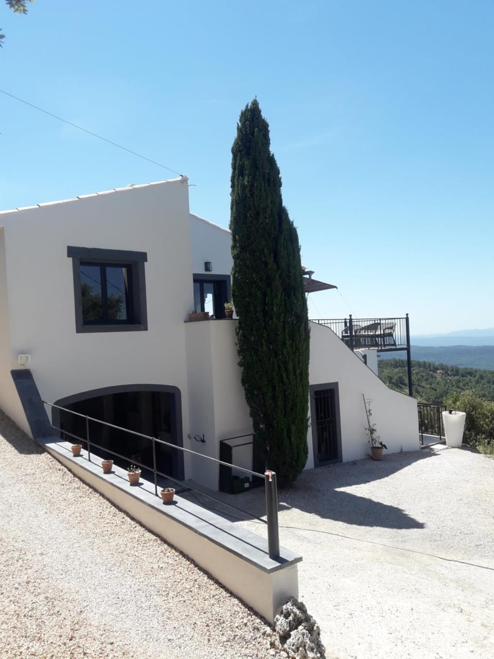 Le Mas des Rigaou 415 ROUTE D AUPS TOURTOUR Bed and Breakfast in French Riviera
