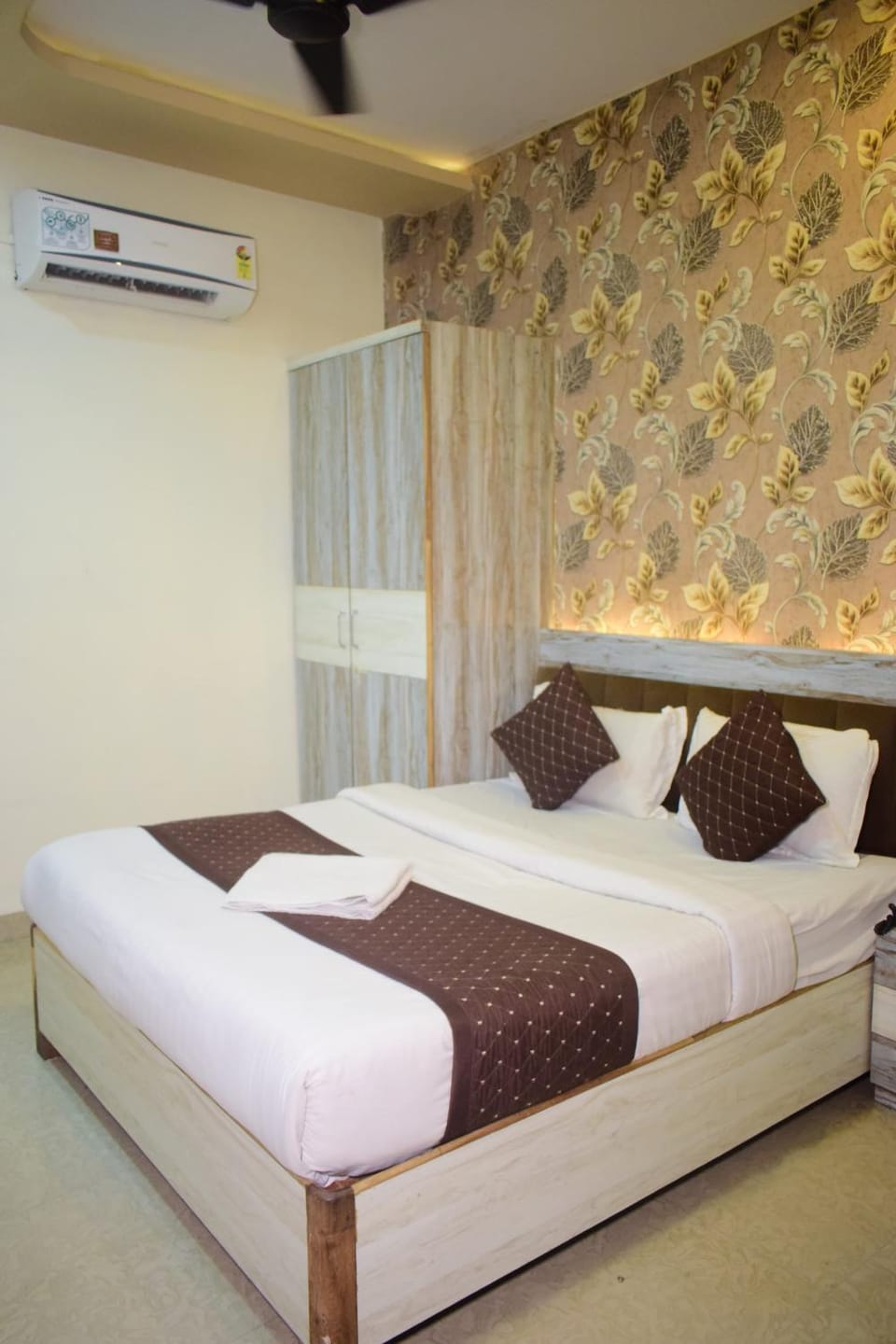 Vinayak shree hotel Hotel in India