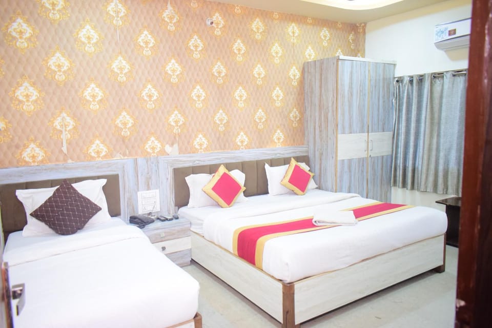 Vinayak shree hotel Hotel in India