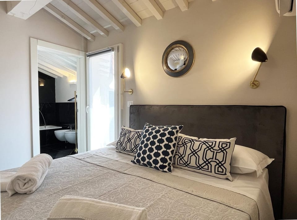 Pietro Apartment in Florence