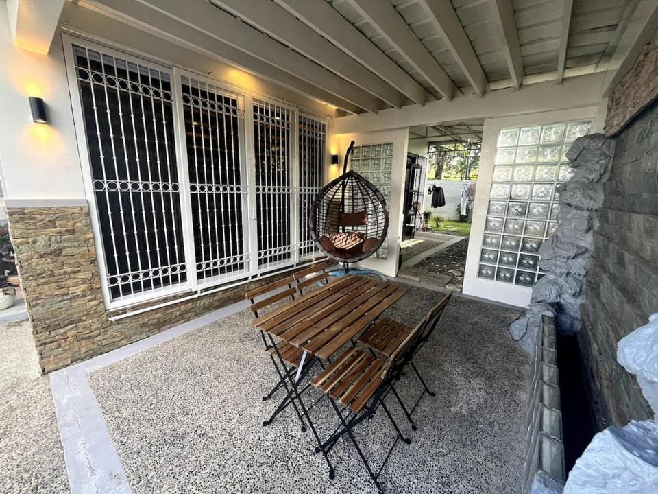 4BR Tagaytay House Staycation near Sky Ranch House in Tagaytay