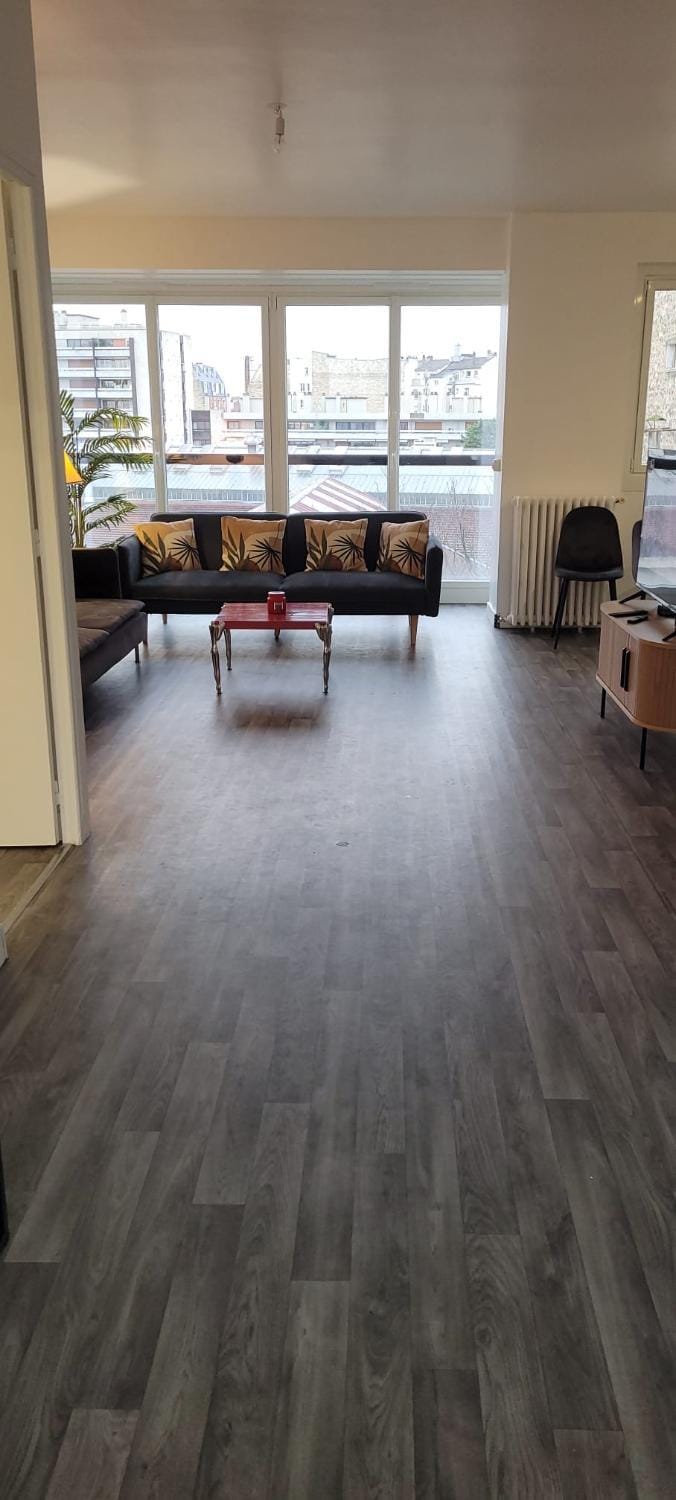 Living room, Seating area, internet