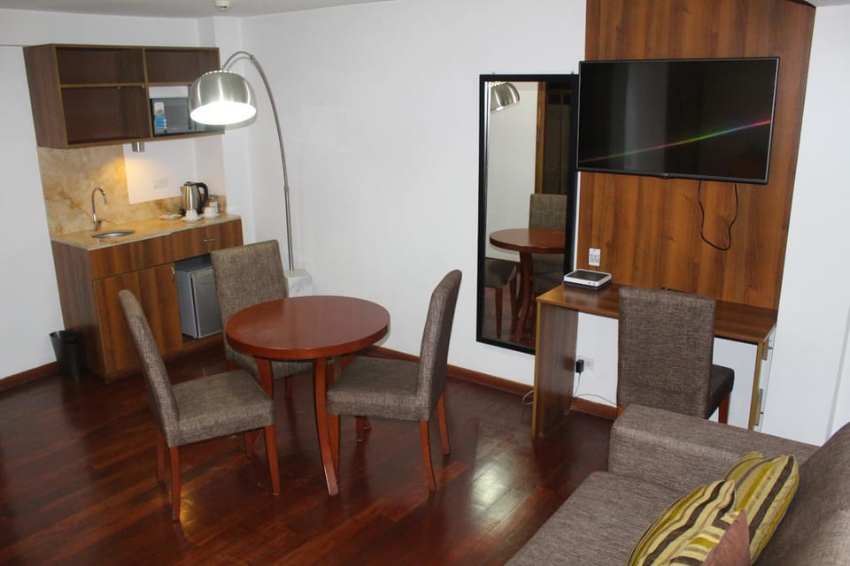 Kitchen or kitchenette, Living room, Seating area