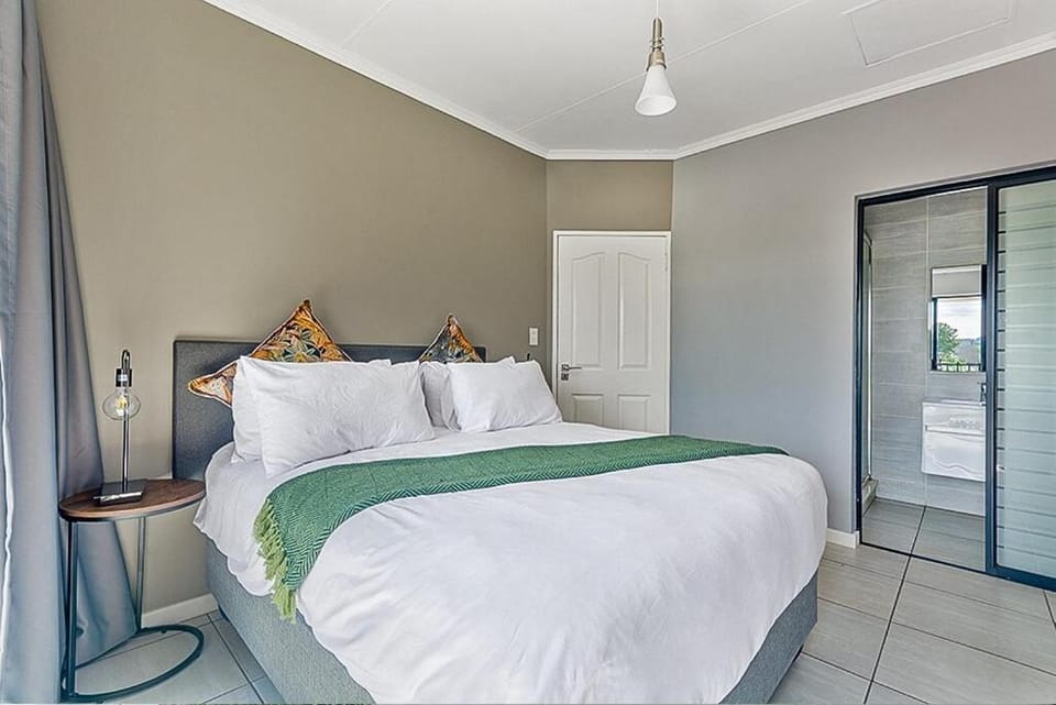 Urban Waterfall Hideaway Apartment in Sandton