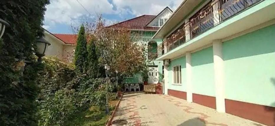 Guest House Sirius Bed and Breakfast in Chișinău