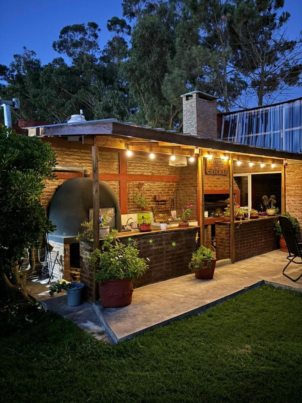 Property building, Patio, BBQ facilities, Garden, oven