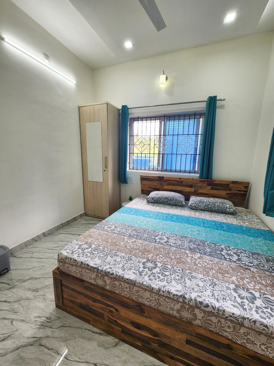 Bedroom, wardrobe