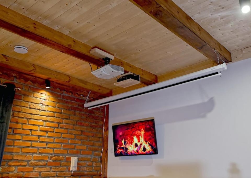 TV and multimedia, air conditioner