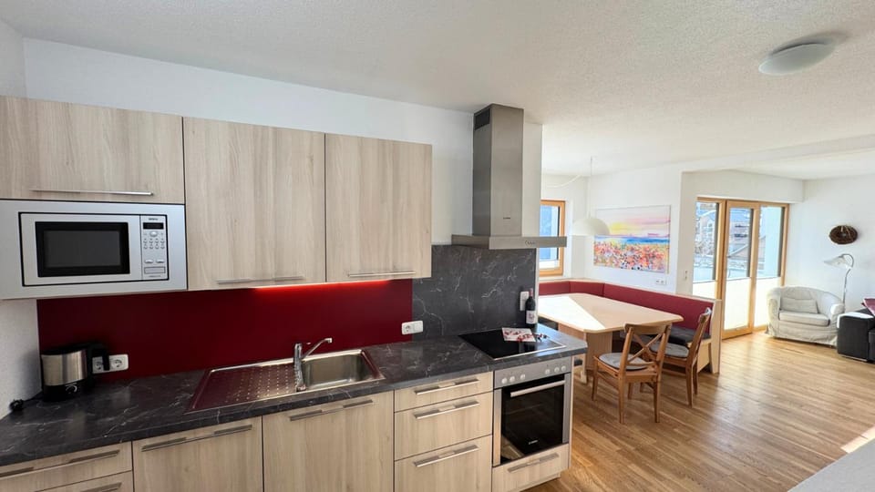 Kitchen or kitchenette, Dining area, dishwasher, oven, stove