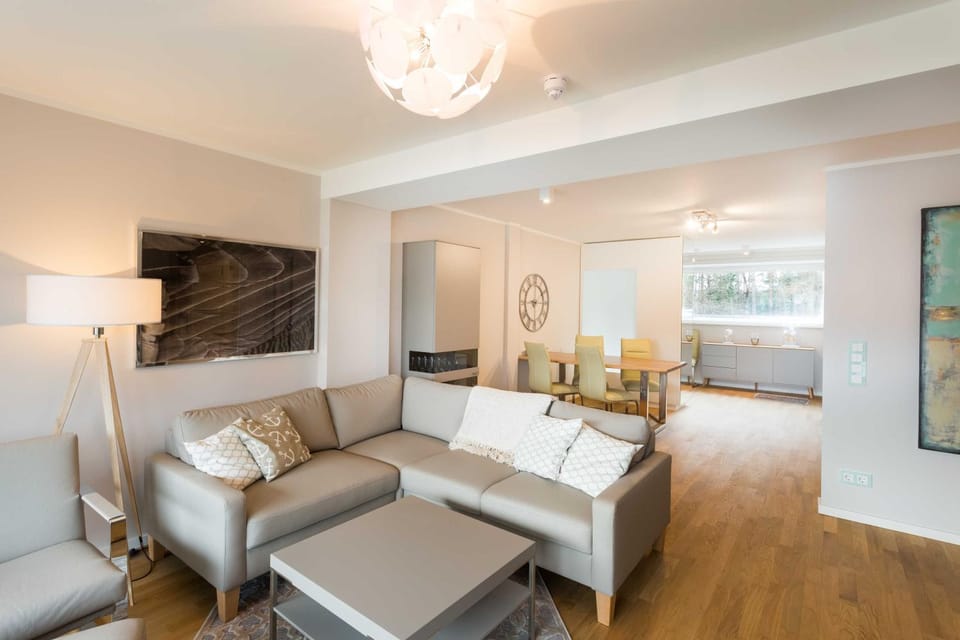 TV and multimedia, Seating area
