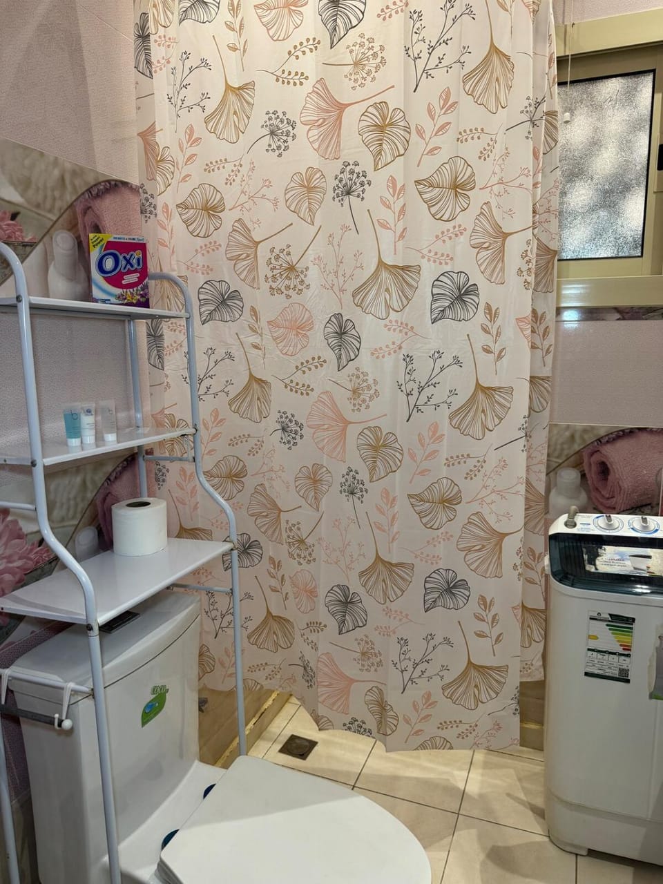 Bathroom, washing machine
