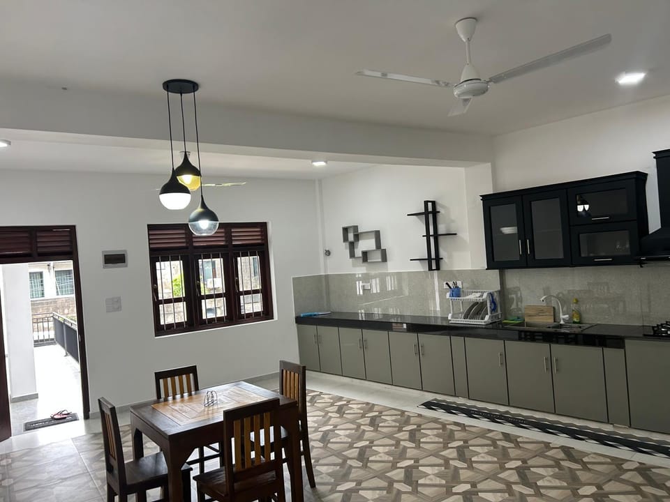 Kitchen or kitchenette, Dining area, oven, stove
