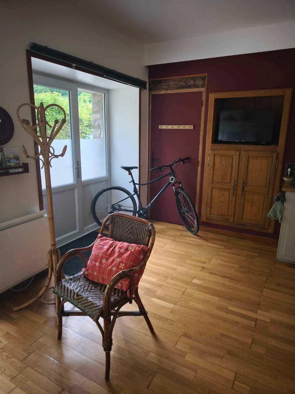 TV and multimedia, Living room, Cycling