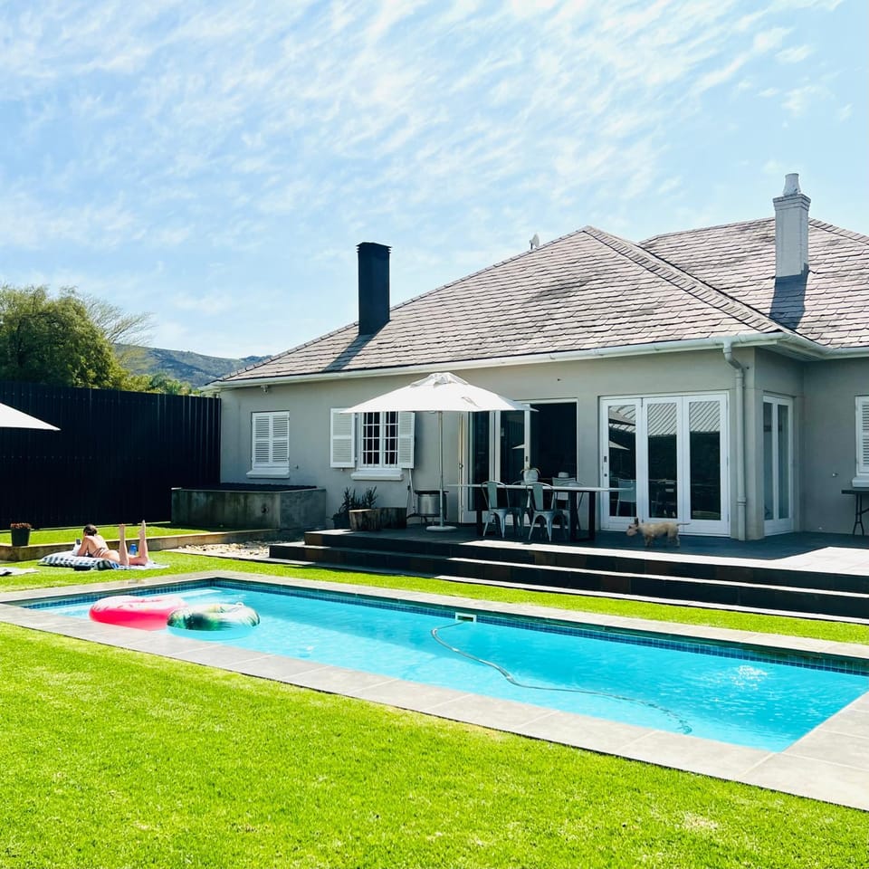 Swimming pool, Swimming pool