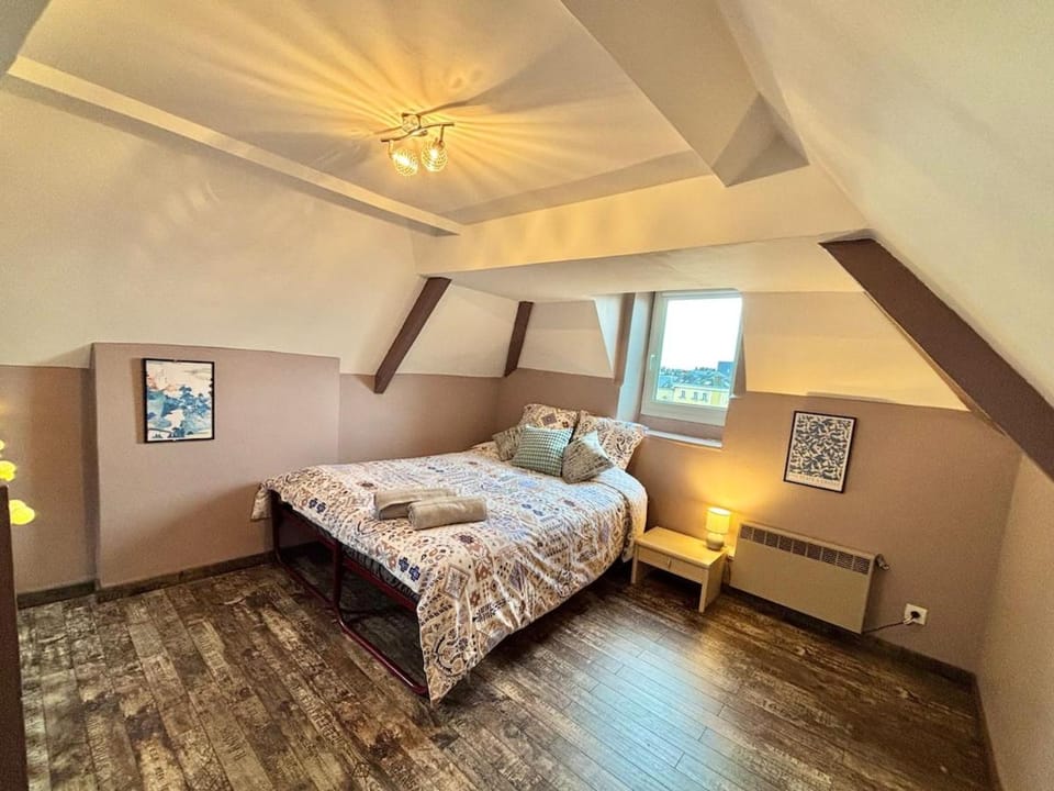 Bed, Photo of the whole room, Bedroom