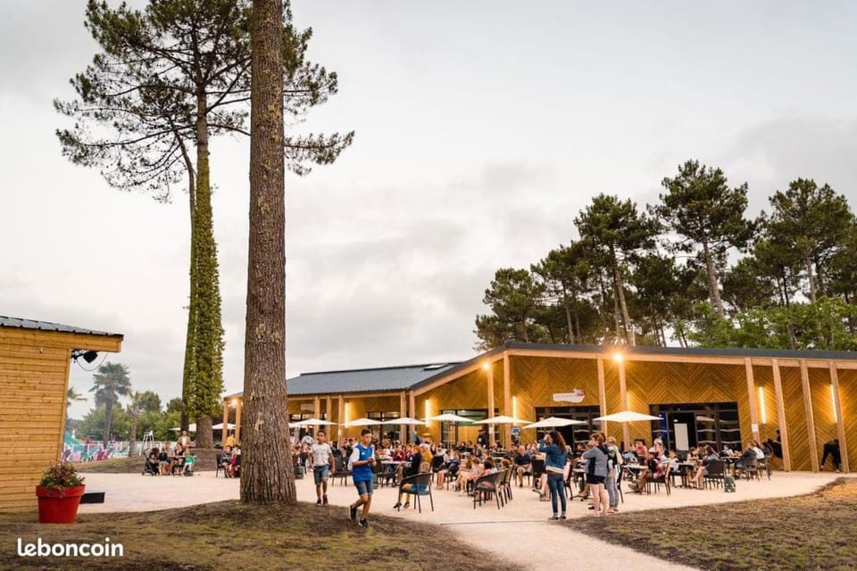 Property building, Restaurant/places to eat