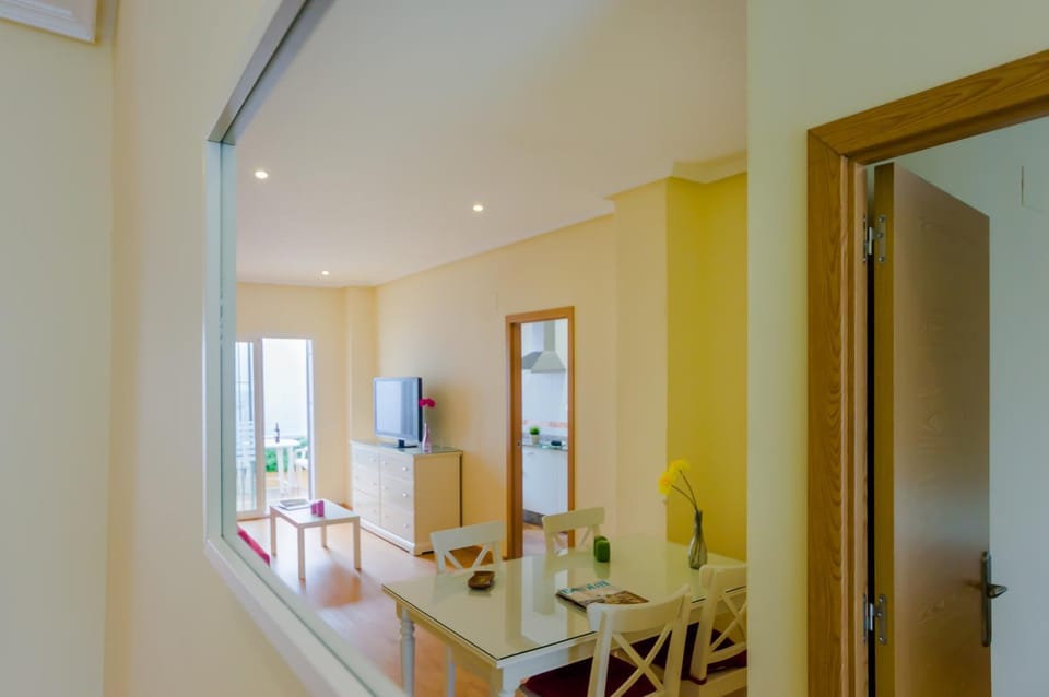 Living room, Decorative detail, Dining area