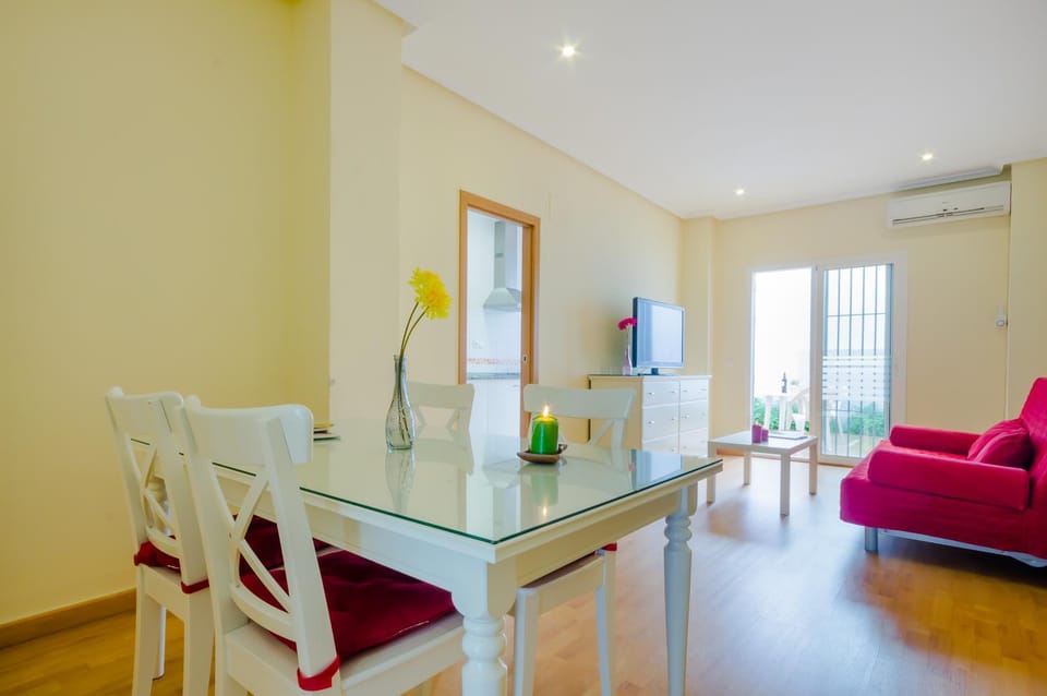 Living room, Dining area