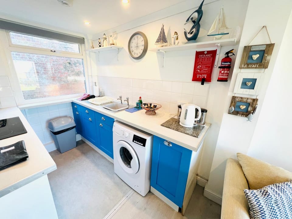 Coffee/tea facilities, Kitchen or kitchenette, washing machine