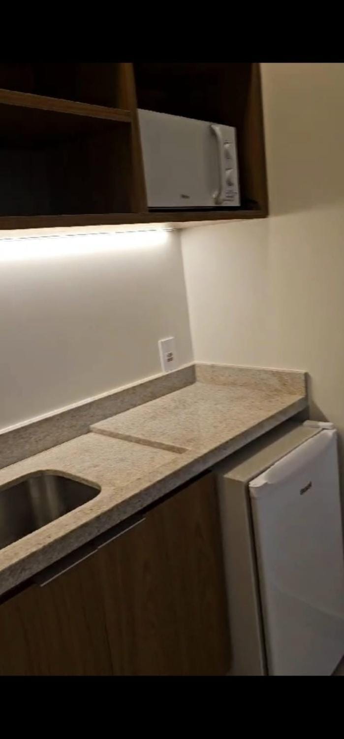 Kitchen or kitchenette, minibar