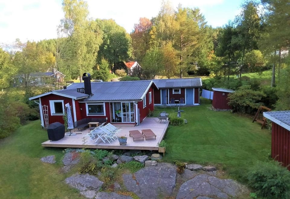 Property building, Natural landscape, Garden, Garden view