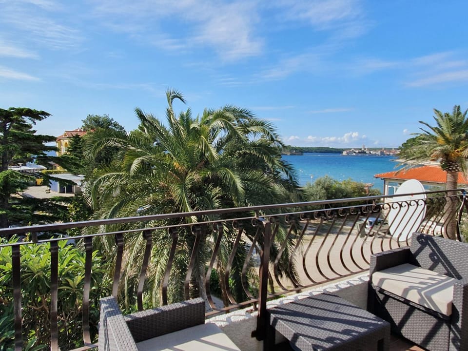 Day, Natural landscape, View (from property/room), Balcony/Terrace, Seating area, Sea view