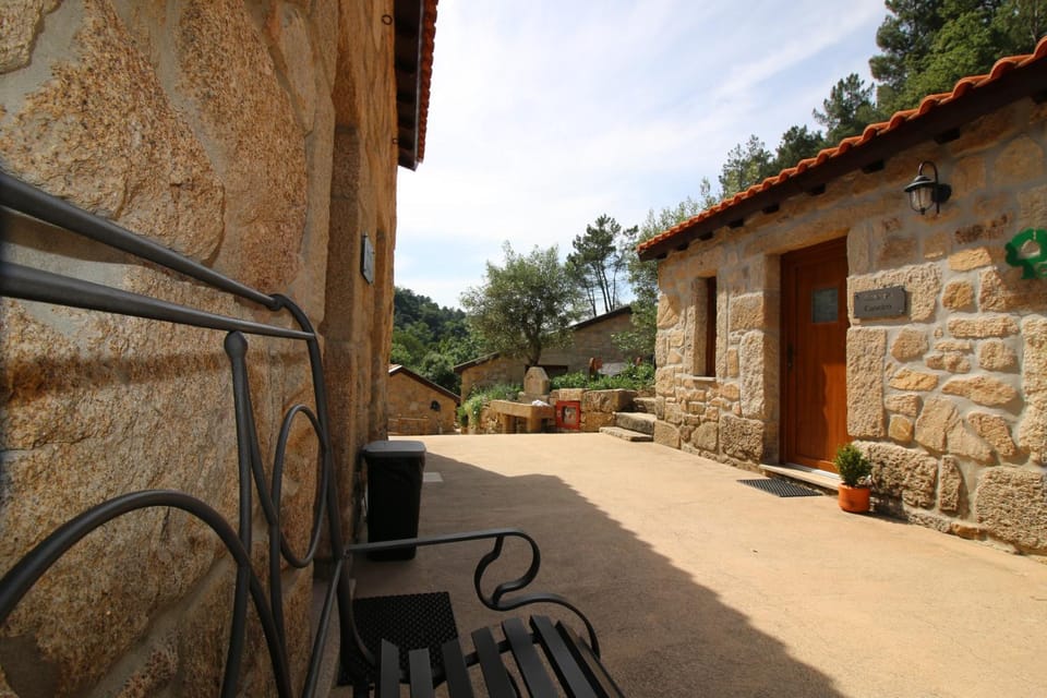 Communal lounge/ TV room, BBQ facilities, Fishing, Garden, View (from property/room), Balcony/Terrace, Beach, Canoeing, Hiking, Communal kitchen, Sports