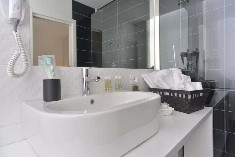 Toilet, Bathroom, Bathroom, Bedroom