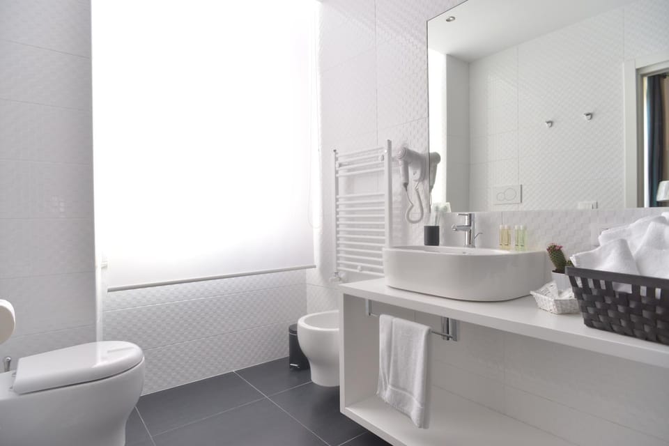 Toilet, Bathroom, Bedroom