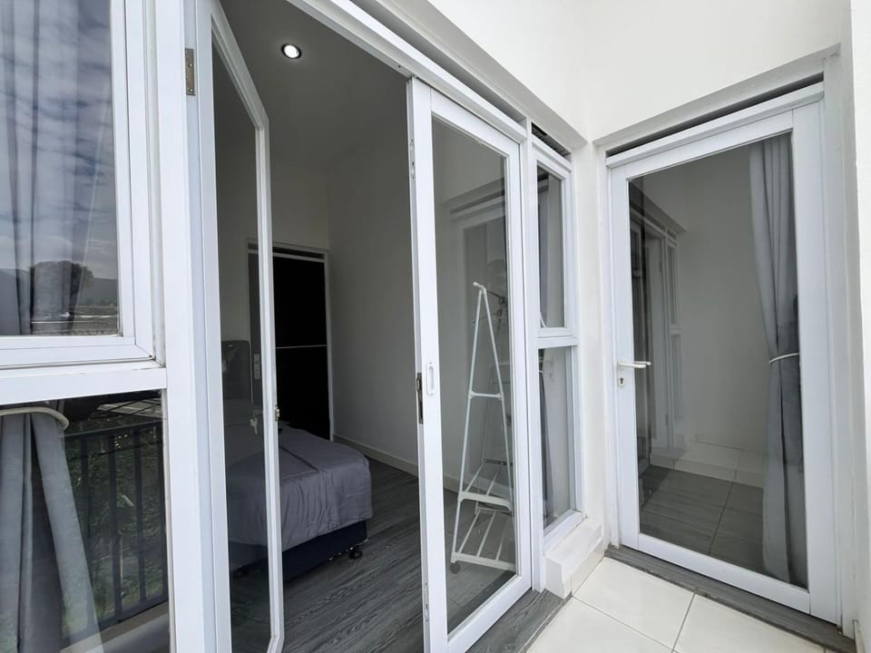 Patio, View (from property/room), Balcony/Terrace, Photo of the whole room, Bedroom