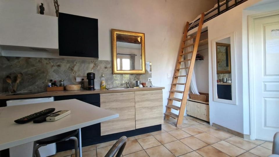 Studio coeur de Villeneuve Apartment in Villeneuve-lès-Avignon