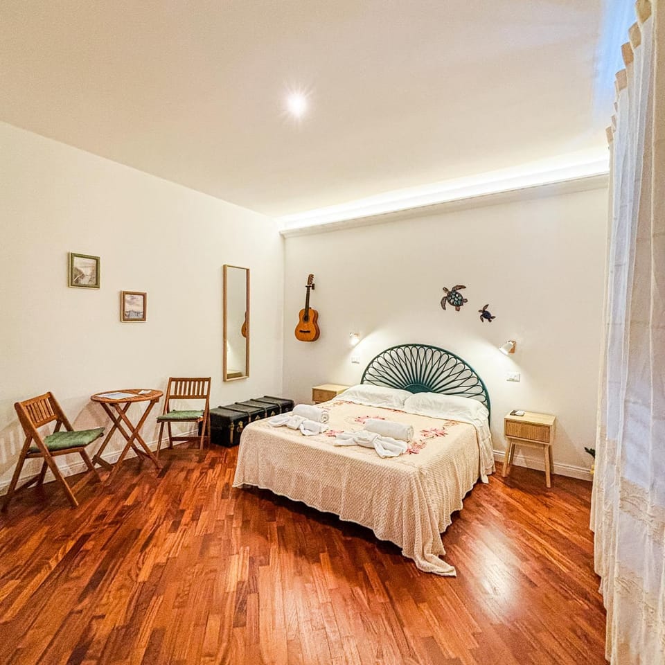 Photo of the whole room, Bedroom